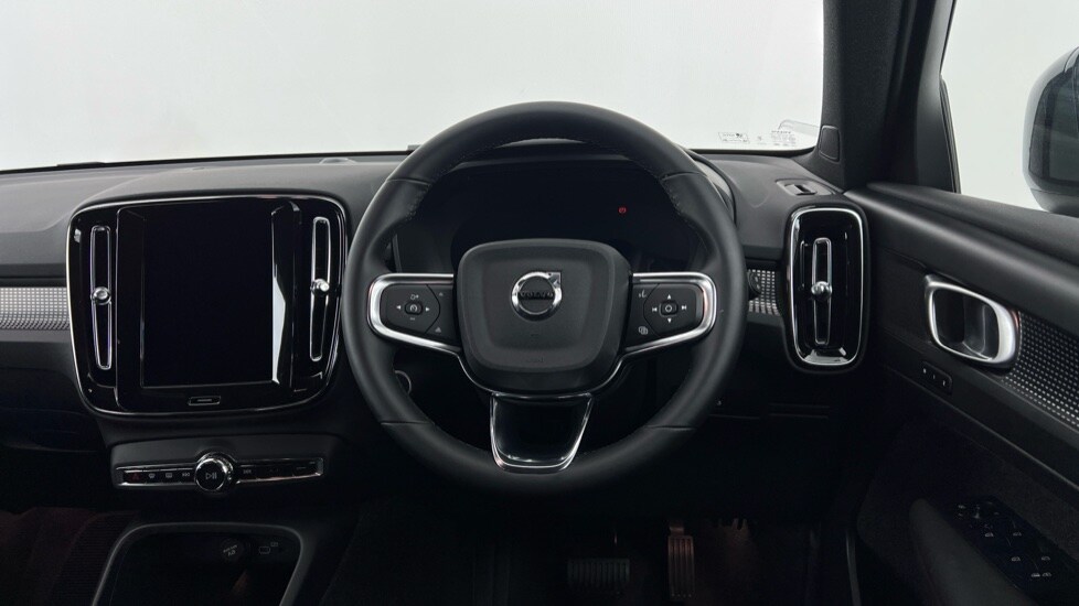 Used Volvo XC40 2025 for sale - 77480230: Photo 10