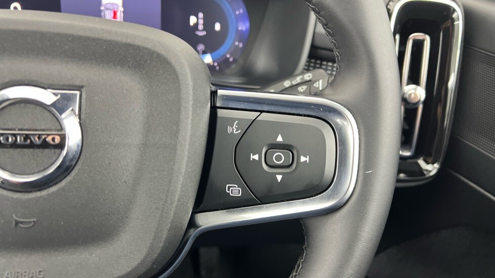 Used Volvo XC40 2025 for sale - 77480230: Photo 22