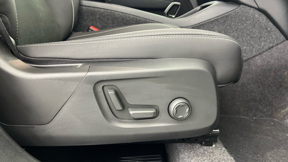 Used Volvo XC40 2025 for sale - 77480230: Photo 30