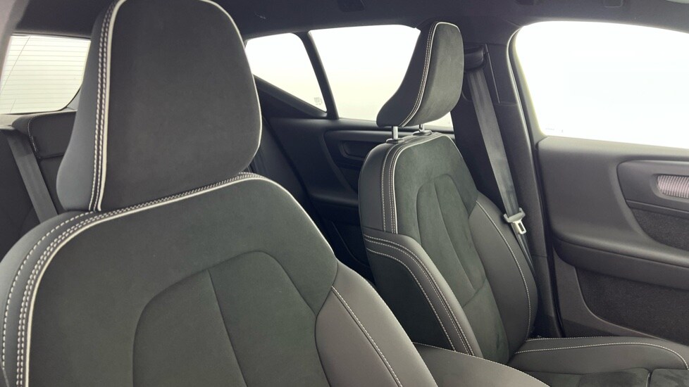 Used Volvo XC40 2025 for sale - 77480230: Photo 31