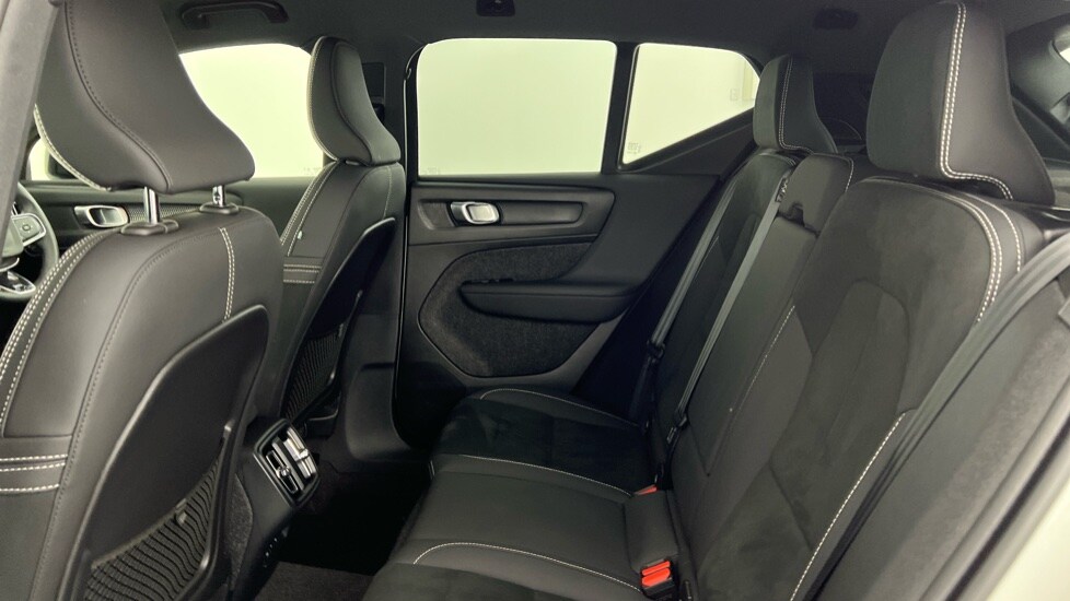 Used Volvo XC40 2025 for sale - 77480230: Photo 33