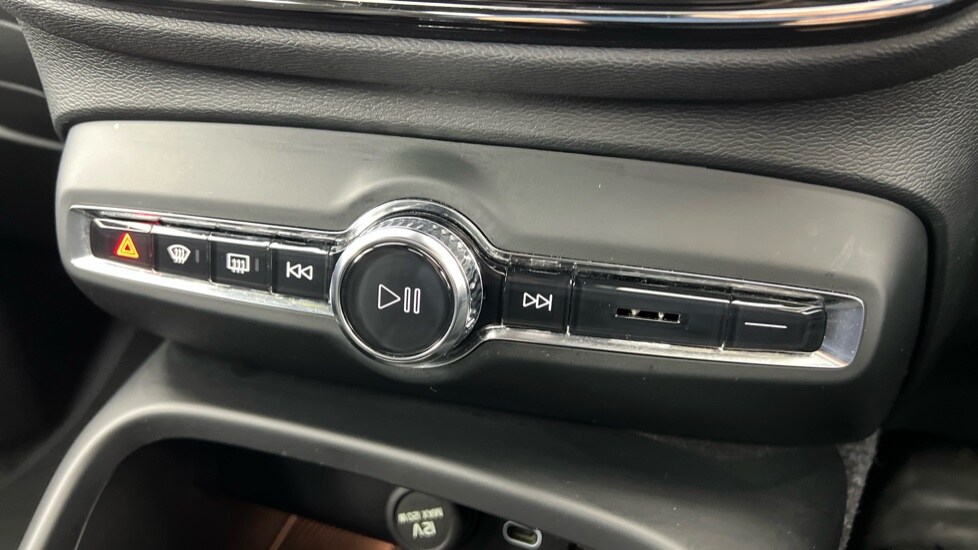 Used Volvo XC40 2025 for sale - 77480230: Photo 51