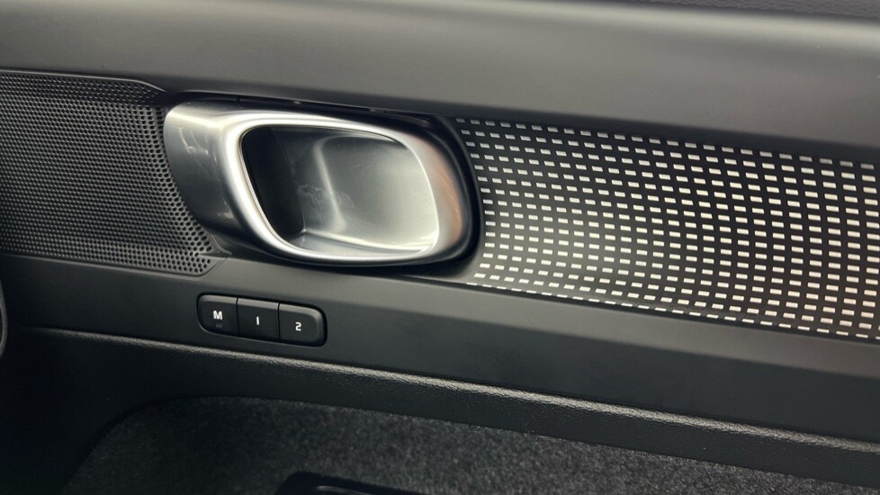 Used Volvo XC40 2025 for sale - 77480230: Photo 54