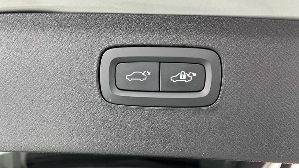 Used Volvo XC90 2023 for sale - 77560587: Photo 35