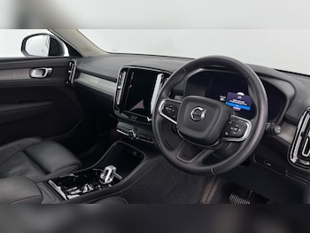 Used Volvo XC40 2023 for sale - 76921944: Photo