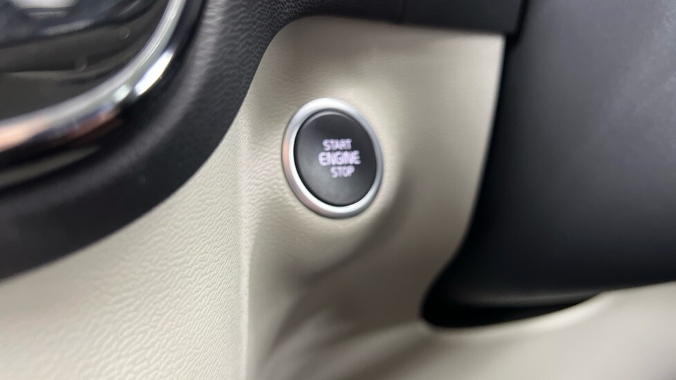 Used Volvo XC40 2024 for sale - 77413835: Photo 49