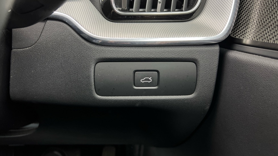 Used Volvo XC60 2023 for sale - 77795162: Photo 50