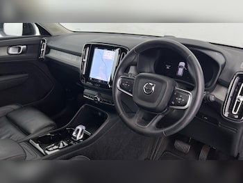 Used Volvo XC40 2023 for sale - 75595630: Photo