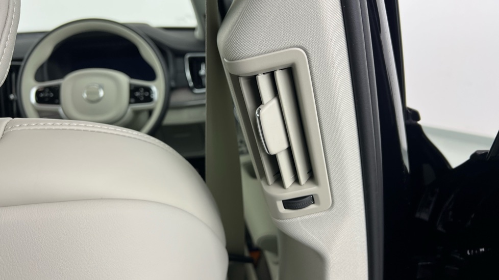 Used Volvo XC90 2025 for sale - 77082589: Photo 39