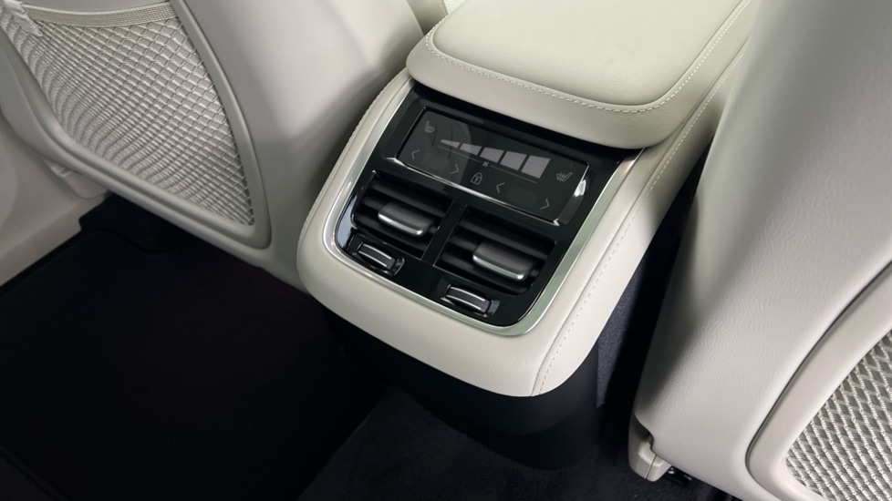 Used Volvo XC90 2025 for sale - 77082589: Photo 41