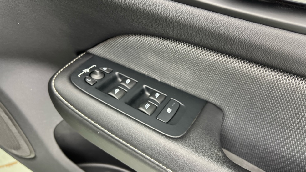 Used Volvo V60 2021 for sale - 76851273: Photo 24