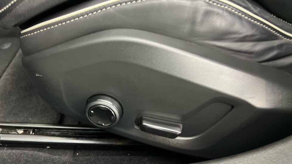 Used Volvo V60 2021 for sale - 76851273: Photo 54