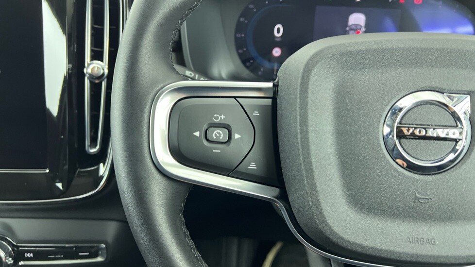 Used Volvo XC40 2024 for sale - 76507531: Photo 21