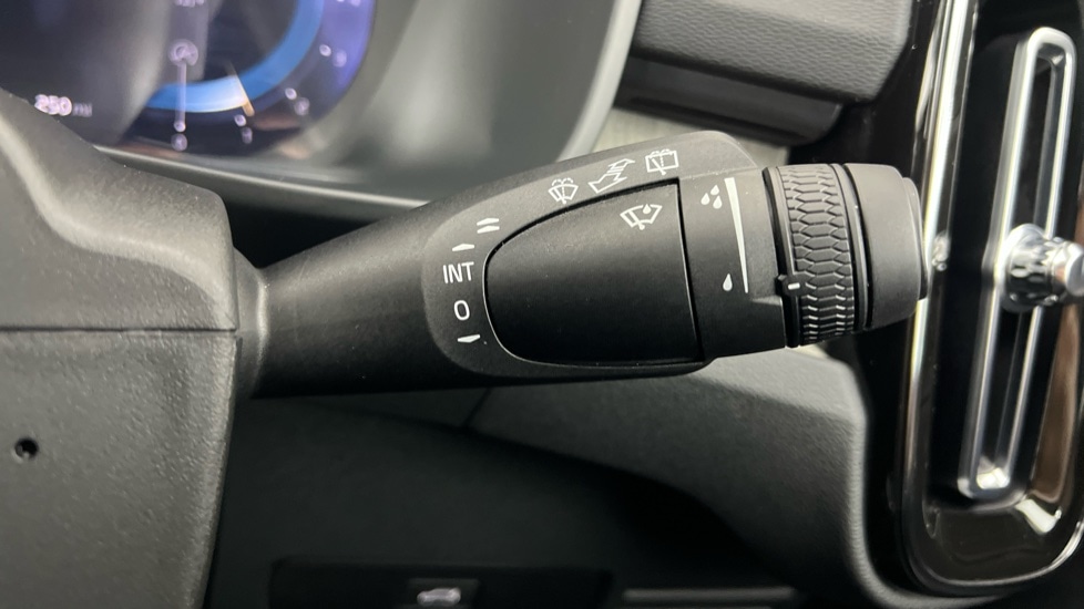 Used Volvo XC40 2024 for sale - 76507531: Photo 23