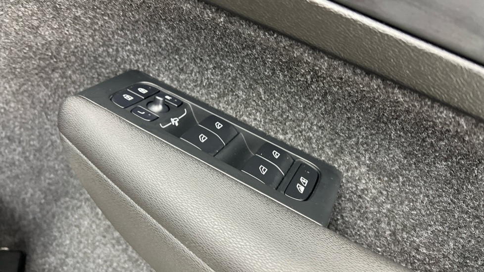 Used Volvo XC40 2024 for sale - 76507531: Photo 24