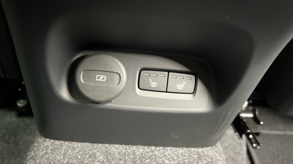 Used Volvo XC40 2024 for sale - 76507531: Photo 41