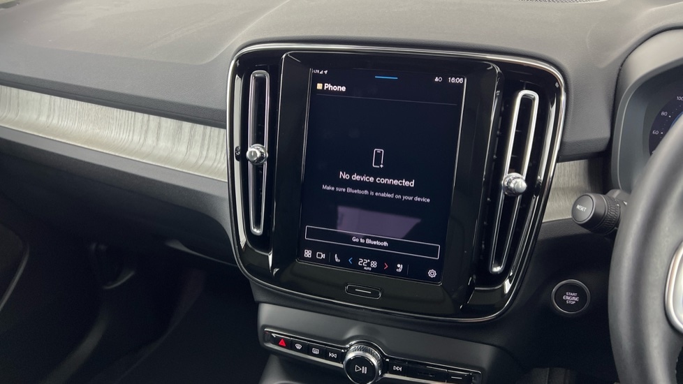 Used Volvo XC40 2024 for sale - 76507531: Photo 44