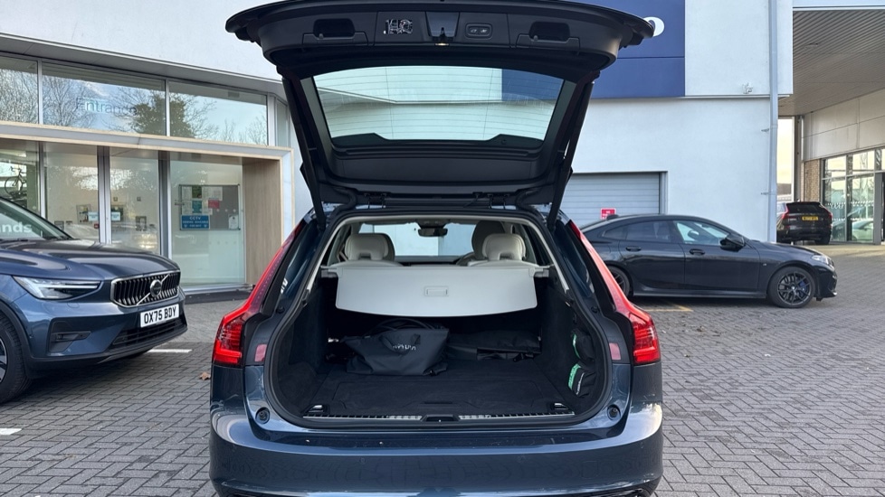 Used Volvo V90 2024 for sale - 77965017: Photo 13