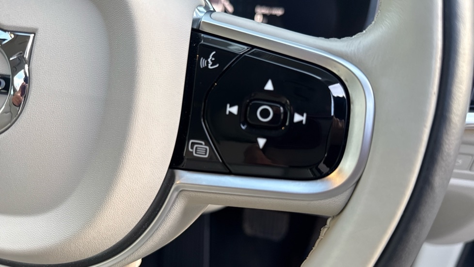 Used Volvo V90 2024 for sale - 77965017: Photo 28