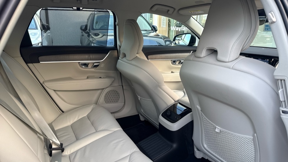 Used Volvo V90 2024 for sale - 77965017: Photo 36