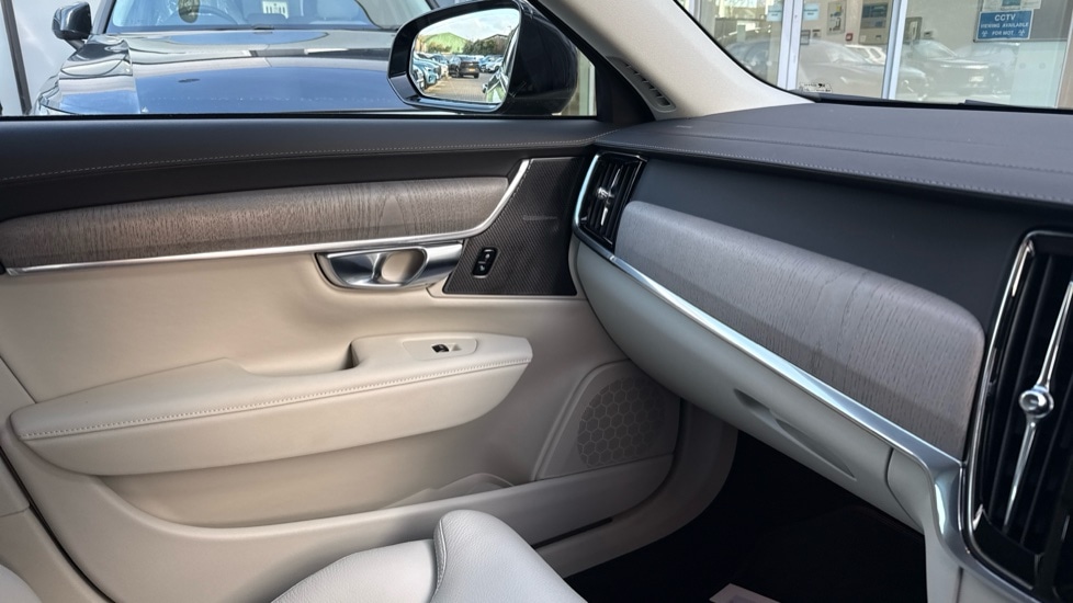 Used Volvo V90 2024 for sale - 77965017: Photo 37