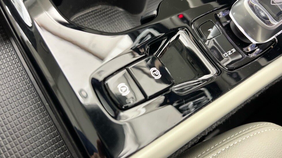 Used Volvo XC40 2021 for sale - 77648079: Photo 27