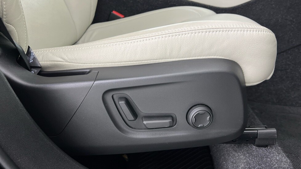 Used Volvo XC40 2021 for sale - 77648079: Photo 30