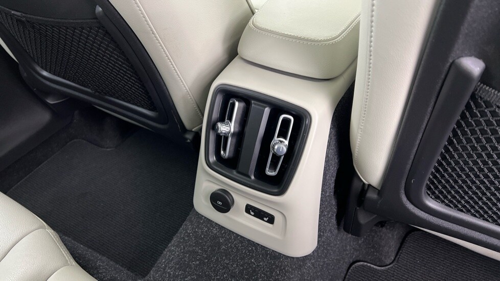 Used Volvo XC40 2021 for sale - 77648079: Photo 41