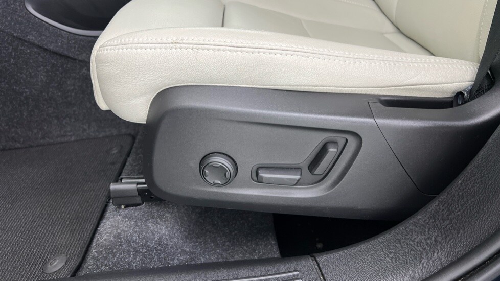 Used Volvo XC40 2021 for sale - 77648079: Photo 63