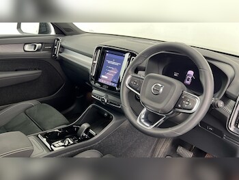 Used Volvo XC40 2023 for sale - 78055293: Photo