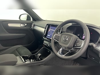 Used Volvo XC40 2026 for sale - 79465535: Photo