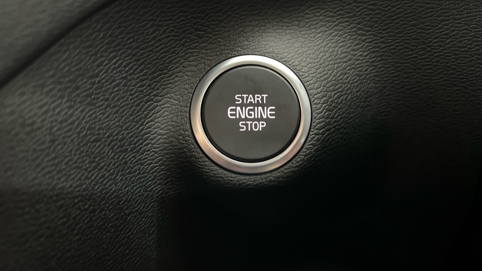 Used Volvo XC40 2025 for sale - 77157913: Photo 21