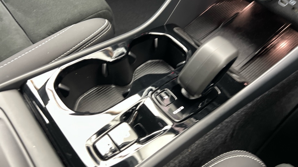 Used Volvo XC40 2025 for sale - 77178113: Photo 25