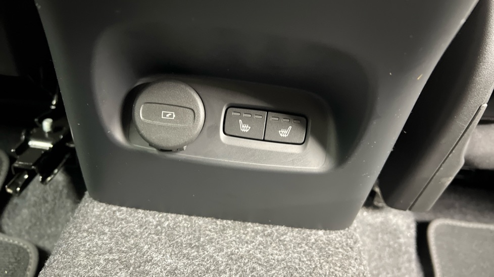 Used Volvo XC40 2025 for sale - 77178113: Photo 40