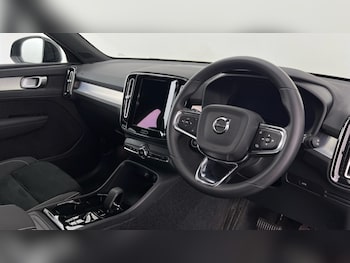 Used Volvo XC40 2025 for sale - 77178113: Photo