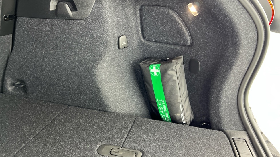 Used Volvo XC40 2025 for sale - 77178113: Photo 57