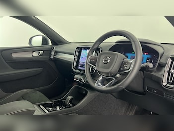 Used Volvo XC40 2025 for sale - 75864829: Photo