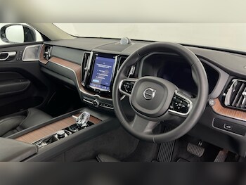 Used Volvo XC60 2023 for sale - 78298757: Photo