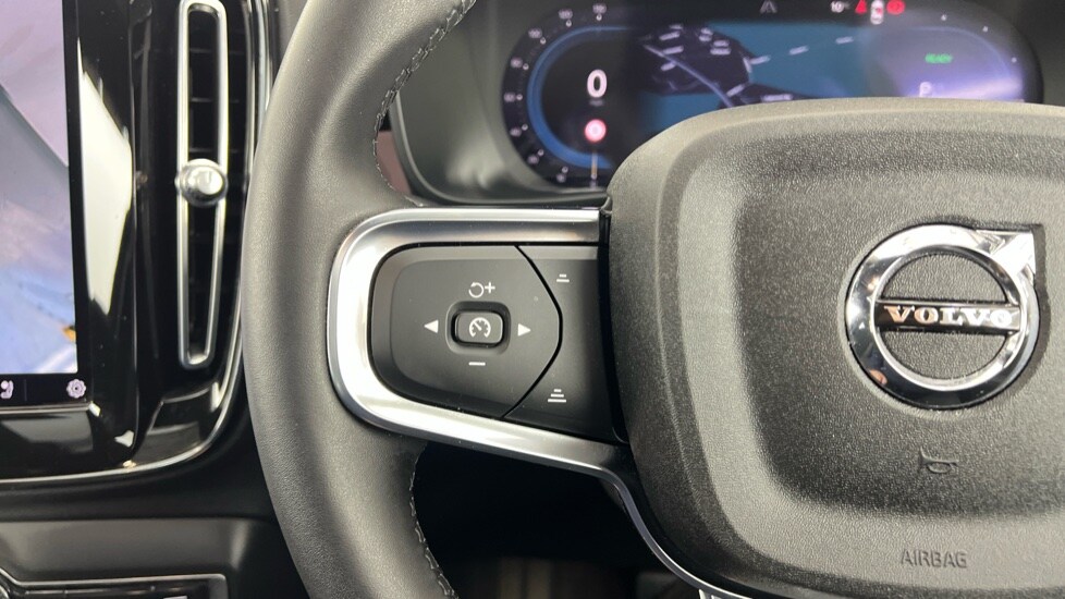 Used Volvo XC40 2023 for sale - 77899005: Photo 21