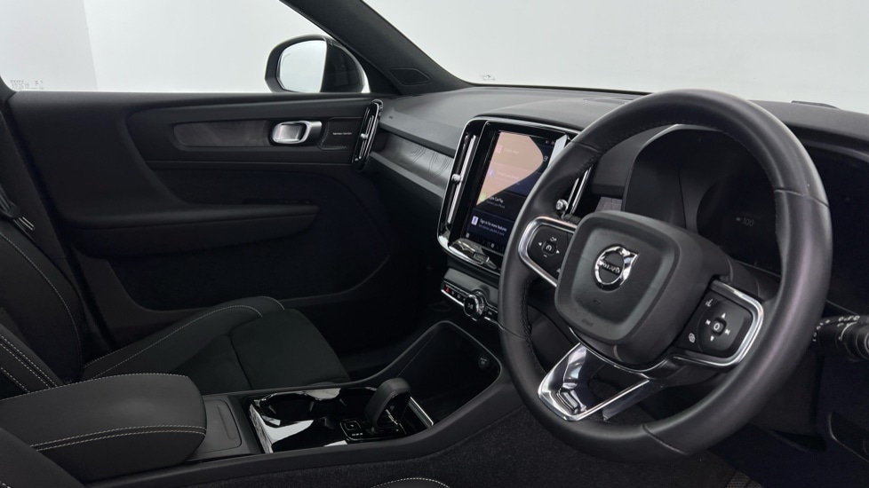 Used Volvo XC40 2023 for sale - 77899005: Photo 4