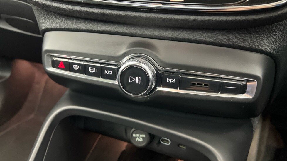 Used Volvo XC40 2023 for sale - 77899005: Photo 49