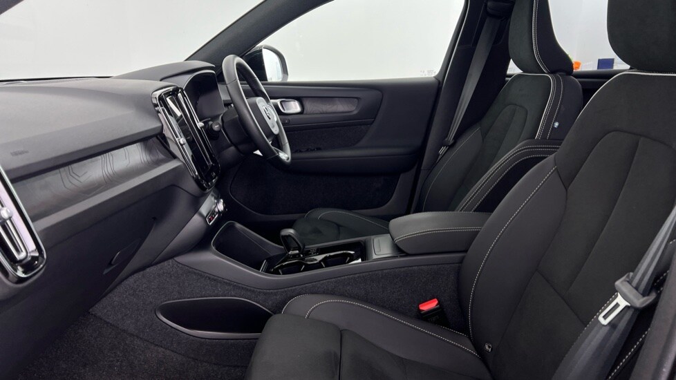 Used Volvo XC40 2023 for sale - 77899005: Photo 61