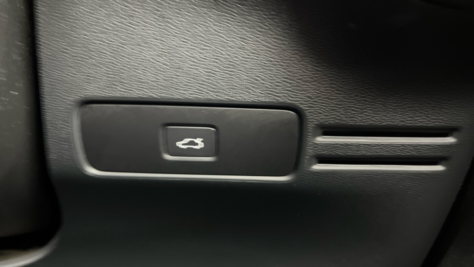 Used Volvo XC40 2022 for sale - 77205654: Photo 55