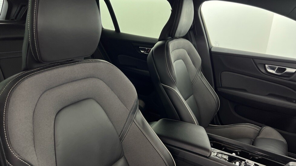 Used Volvo V60 2020 for sale - 76025309: Photo 31