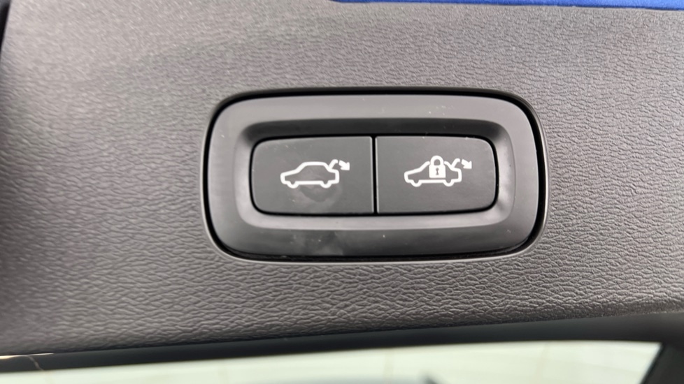 Used Volvo V60 2020 for sale - 76025309: Photo 35