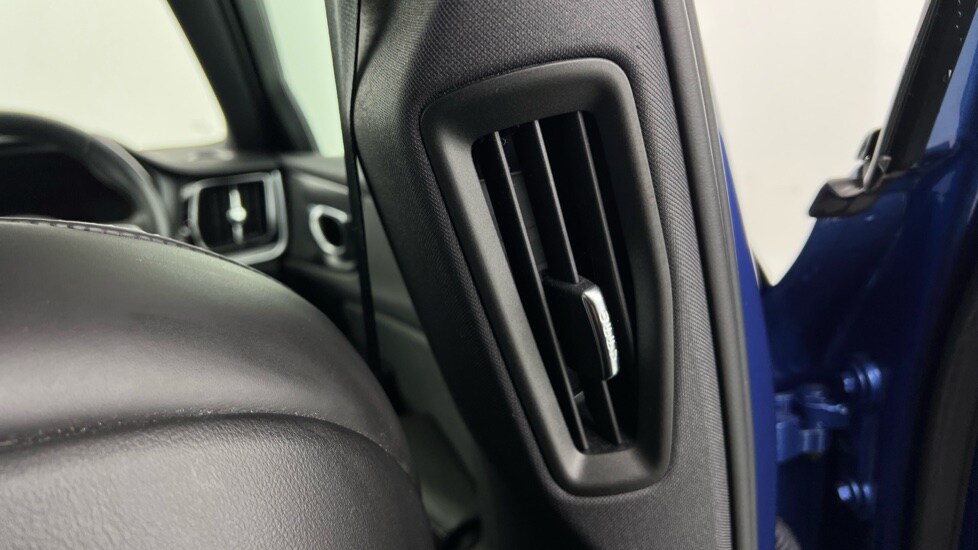 Used Volvo V60 2020 for sale - 76025309: Photo 38