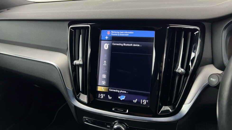 Used Volvo V60 2020 for sale - 76025309: Photo 42