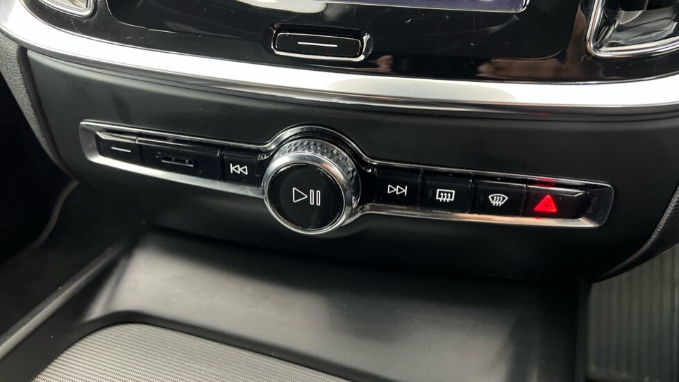 Used Volvo V60 2020 for sale - 76025309: Photo 44