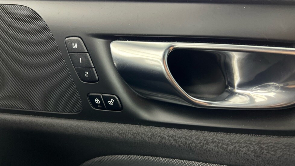 Used Volvo V60 2020 for sale - 76025309: Photo 46