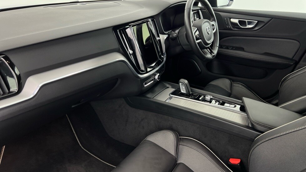 Used Volvo V60 2020 for sale - 76025309: Photo 51